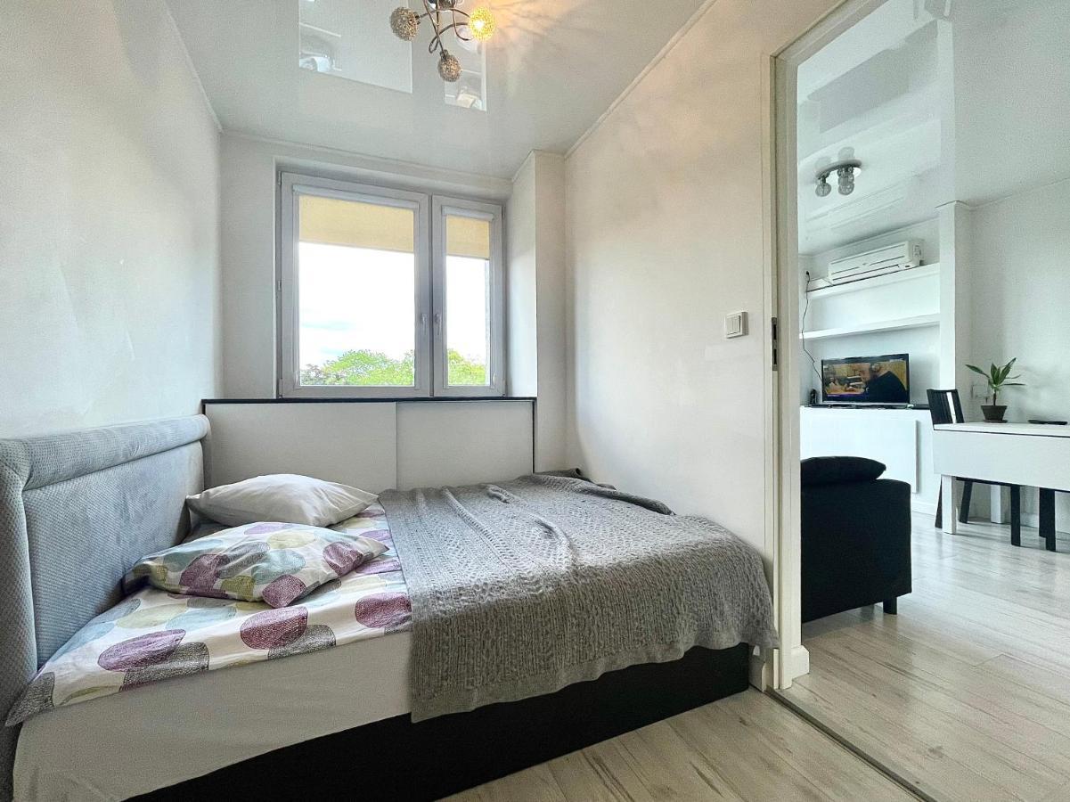 Sasi - Cozy Apartment For 6 People In Centre Варшава Екстериор снимка