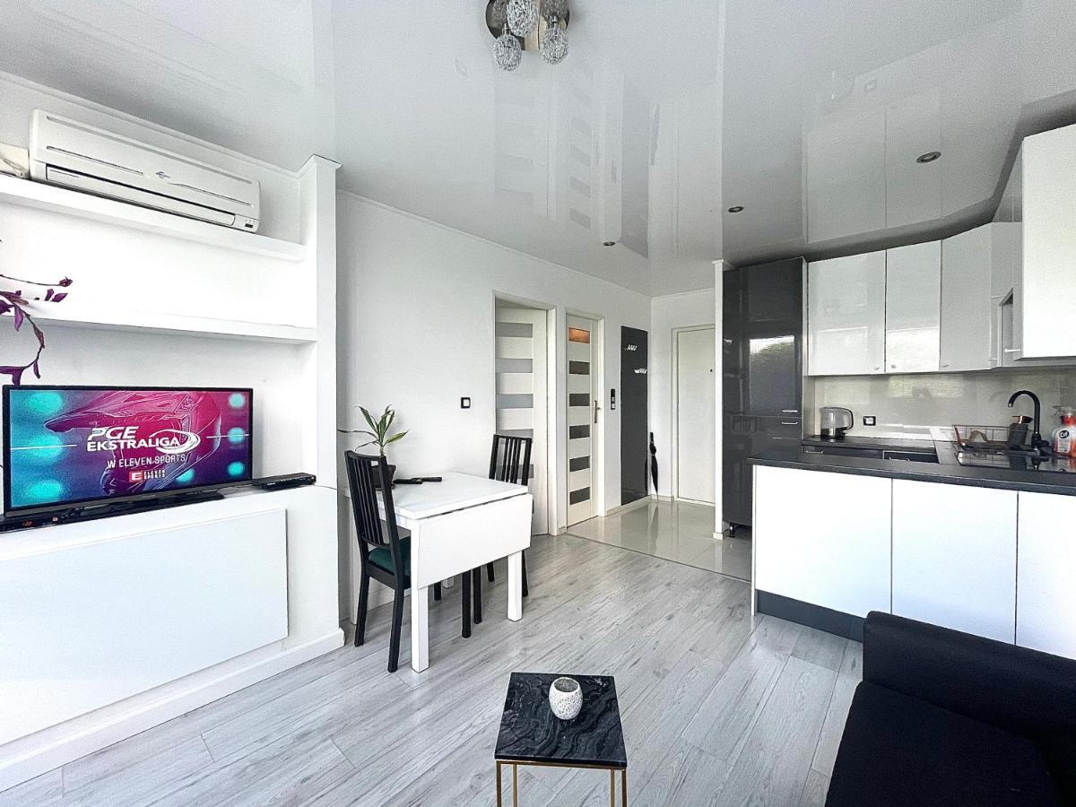 Sasi - Cozy Apartment For 6 People In Centre Варшава Екстериор снимка