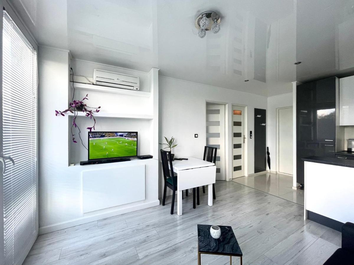 Sasi - Cozy Apartment For 6 People In Centre Варшава Екстериор снимка